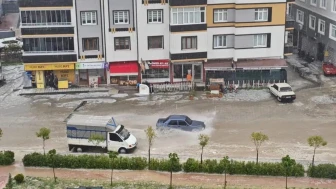 Sinop'ta dolu ve sağanak felaketi! Boyabat'ta su baskınları vatandaşları mağdur etti