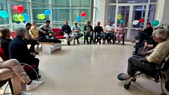 Hastanede müzikle moral zamanı: Demirci Devlet Hastanesi'nde neler yaşandı?