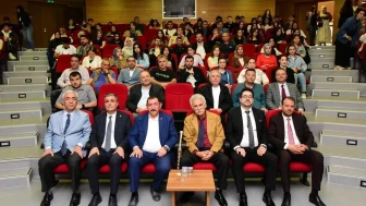 Kastamonu Üniversitesi'nde Anadolu'nun Mirası konuşuldu: Prof. Dr. Fahri Işık'tan çarpıcı eleştiriler