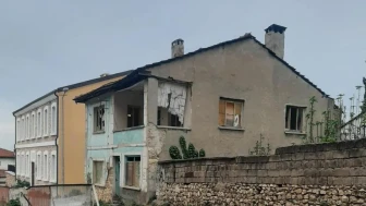 Bilecik'te metruk bina skandalı: Ekipler darp edildi, mahalle sakini isyan etti