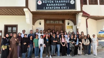 AFSÜ eczacılık öğrencileri Şuhut'ta tarih ve kültürü keşfe çıktı