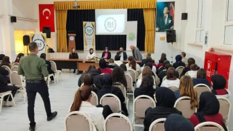 SUBÜ'den lise öğrencilerine kariyer desteği: Ferizli MYO akademisyenleri, Hendek'te lise öğrencileriyle buluştu