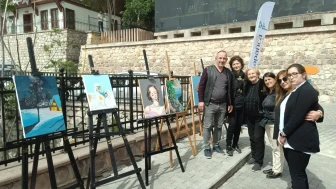 Genç sanatçı Hatice Naz Uçar, Kapanca Sokak Festivali'nde eserleriyle büyük beğeni topladı