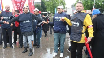 Balıkesir'de 1 Mayıs coşkusu: Miting ve yürüyüşle dayanışma gösterisi