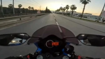 Motosikletiyle 280 km hız yapıp sosyal medyada paylaştı: Ehliyetine el konuldu