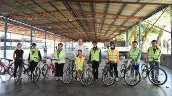 Kepez'de kadınlar hayallerine pedal çevirdi: 1860 yaş arası kadınlara bisiklet eğitimi