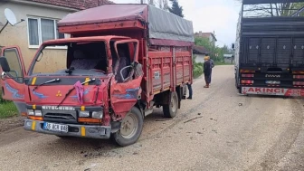 Bilecik'te feci kaza: İki kamyon çarpıştı, bir yaralı