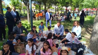 Manisa'da 23 Nisan coşkusu: 500 öğrenci çocuk şenliğinde buluştu
