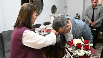 Vali Aksoy'dan Anneler Günü'nde anlamlı ziyaret: Şehit anneleri unutulmadı