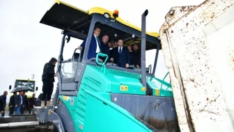 Ardahan'da köy yolları yenileniyor: Asfalt yerine beton kullanılıyor