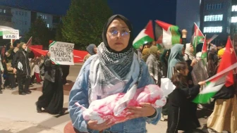 Cumhuriyet Üniversitesi öğrencilerinden İsrail'e kanlı protesto