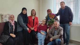 Başkan Tekin, Anneler Günü'nde özel ihtiyaç çocukları olan annelerle buluştu: Duygusal anlar yaşandı