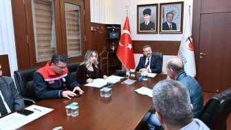 Eskişehir Valisi Aksoy, Halk Günü Toplantısı'nda vatandaşların sorunlarına çözüm yolunda hız kesmiyor