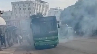Denizli'de otobüsten yükselen dumanlar paniğe neden oldu, yangın öncesi müdahale şansıyla kurtarıldı
