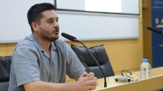 Sakarya Üniversitesi'nde Spor Çevirmenliği zirvesi: Fatih Nar'dan tecrübe ve iletişim vurgusu