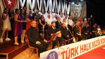 Nazilli Belediyesi'nden muhteşem bir Gençlik Konseri: Türk Halk Müziği yankılandı!