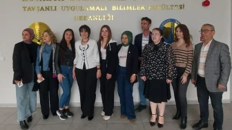 Tavşanlı UBF'de "Engelsiz Kariyer" söyleşisi: Görme engelli Öznur Kırman yaşadıkları zorlukları anlattı