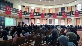 Erzurum Emniyetinden gençlere terör bilinci: "Geleceğiniz için bilinçlenin"