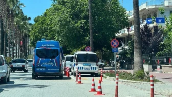 Başkasının kimliğini kullanan sürücü: 3 düzensiz göçmenle yakalandı