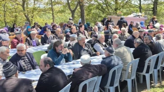 Alaçam'da geleneksel bolluk aşı etkinliği: Kapaklı mahallesi'nde birlik ve beraberlik