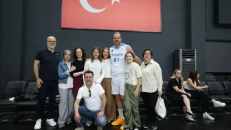 Basketbol efsanesi Oğuz Savaş, kariyerine veda etti