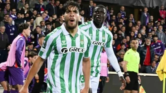 Chelsea ve Real Betis, UEFA Avrupa Konferans Ligi finalinde buluşuyor! Hangi takım şampiyon olacak?