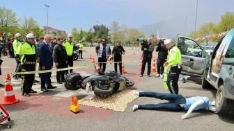 Ordu’da Trafik Haftası programı: Ordu valisi Muammer Erol trafik standını gezdi
