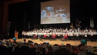 Denizli'de TBMM'nin 105. yıldönümü coşkuyla kutlandı: Koro performansı göz doldurdu