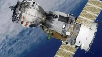 Rus uzay aracı Kosmos 482, Hint Okyanusu'na güvenli bir şekilde düştü