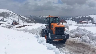 Mayıs Ayında karla mücadele: Bayburt'ta kış manzaraları
