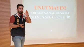 Düzce Üniversitesi'nde siber güvenlik zirvesi: Uzmanlar öğrencilere siber tehditleri anlattı