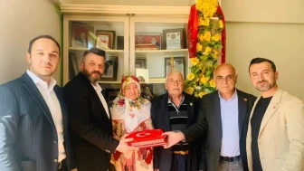 İzmit Belediyesi'nden şehit ailelerine vefa ziyareti: Emanetlere sahip çıkma sözü