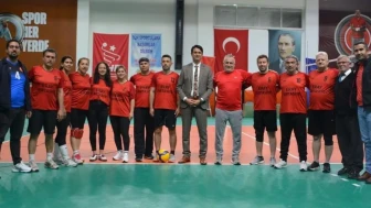 Köyceğiz'de yöneticiler sporla buluştu: Voleybolda Köyceğiz, dartta seydikemer galip