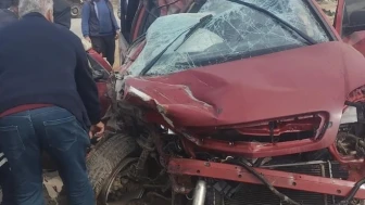 Otomobil kamyonla çarpıştı: 14 yaşındaki sürücü hayatını kaybetti