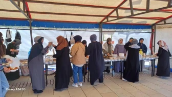 Van Yüzüncü Yıl Üniversitesi'nden Gazze'ye yardım: Yiyecek ve kıyafet satışıyla destek