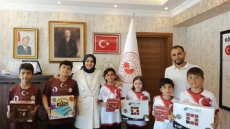 Başarılı öğrencilerden Kaymakam Kılıç'a ziyaret: Akıl ve Zekâ Oyunları'nda ödül kazandılar
