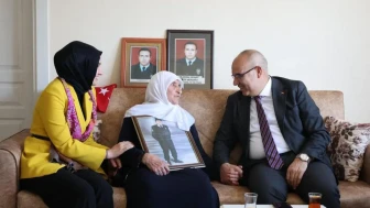 Vali Koç'tan şehit annesine anlamlı Anneler Günü ziyareti