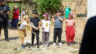 Alanya'da yörük oyunları kuşakları buluşturdu