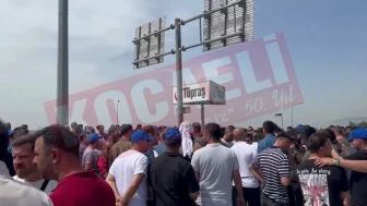 TÜPRAŞ işçilerinden sert protesto: D-100 ve E-5 yolları kapatıldı! Sözleşme gerginliği sürüyor