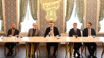 Teravih namazlarını hatimle kıldıran hocalar unutulmadı: Erzurum Valisi din görevlilerini ağırladı