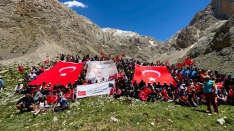 Aladağlar'da 19 Mayıs yürüyüşü gerçekleştirildi