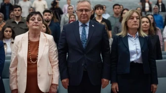 Hacettepe Üniversitesi'nden annelik üzerine duygusal panel: Annelik, evrensel bir bağ