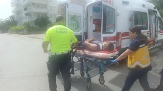 Kamyonete çarpmamak için motosikleti devirdi: Kaskı hayatını kurtardı