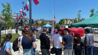 72 metreden Çanakkale türküsü: Kocaeli'nde gençlere bungee jumping şöleni!