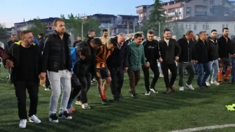 Beylerbeyi Spor, Kandıra'da tarihe geçti: Akçakoca anısına düzenlenen Başkanlık Kupası kazanıldı