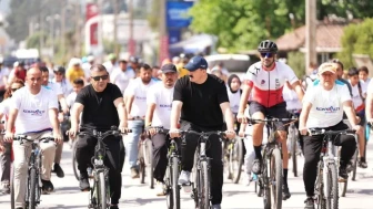 Konyaaltı'nda bisiklet şenliği coşkusu: Başkan Kotan pedala bastı