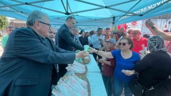 Türk mutfağı haftası'nda Kocaeli'de lezzet şöleni:  Vali ve vatandaşlar birlikte pilav-çorba yedi