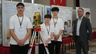 Erzincan'da Bilim Fuarı'nda öğrencilerin 17 projesi göz doldurdu! Geleceğin bilim insanları arasında sergiledikleri ilginç projeler