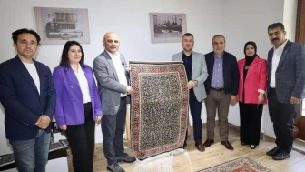 Hereke Halı Müzesi'nde Yedi Dağın Çiçeği tamamlandı