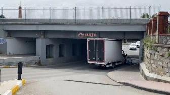 İstanbul'da şiddetli yağışlar sel felaketine yol açtı! Yetkililerden mahsur kalmamak için dikkatli olmaları konusunda uyarı
